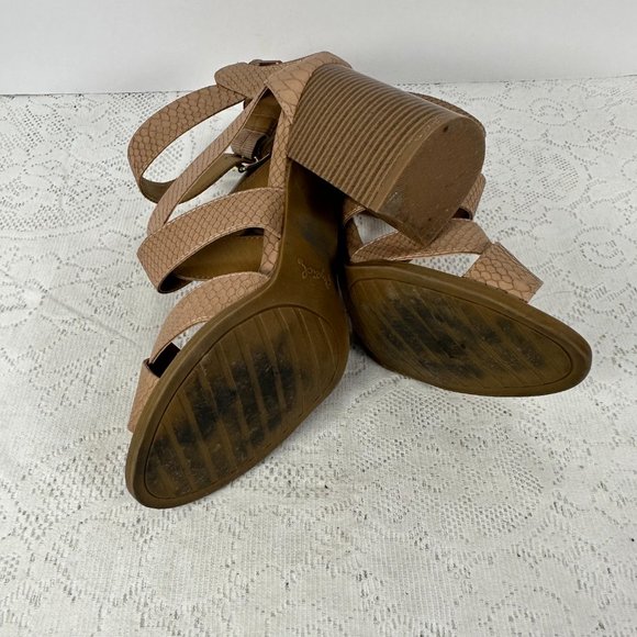 "Qupid", Zip closure in back, Tan Snake print and buckle Color, 7M - Picture 5 of 7